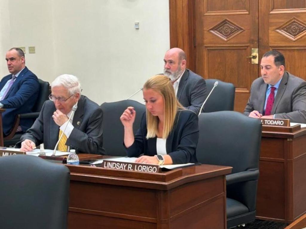 Republican lawmakers introduce resolution in support of striking corrections officers