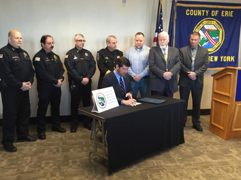 Poloncarz Signs Pawn Shop Law