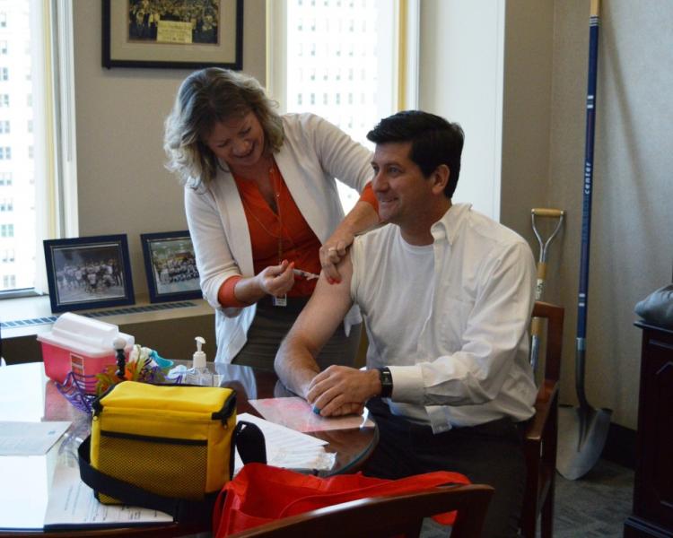 Poloncarz gets flu shot