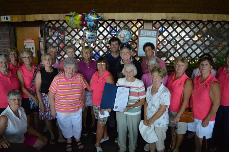 Poloncarz with members of Elma Meadows Women's Golf Club