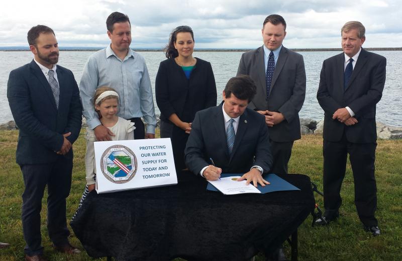 Poloncarz Signs Microbead Law