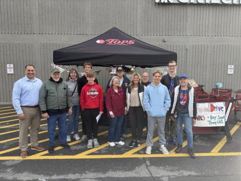Legislator Todaro volunteers at inaugural food drive